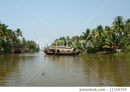 House boat in the Kerala (India) Backwaters.  11156745
