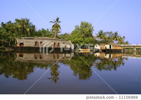 House boat in the Kerala (India) Backwaters.  11156989