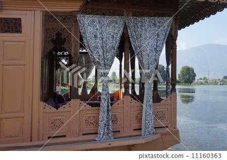Dal Lake houseboat 11160363