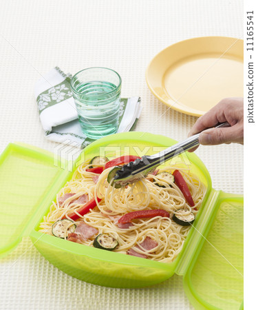 Chaste pasta with steam case! Chaste pasta with steam case! 11165541