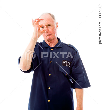 Policeman showing ok sign 11171053