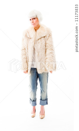 Senior woman standing 11173833