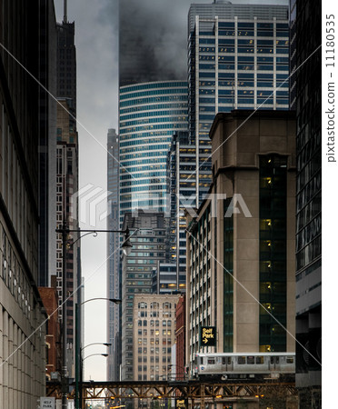 Train crossing a bridge in a city, Lake Street Bridge, Chicago R 11180535