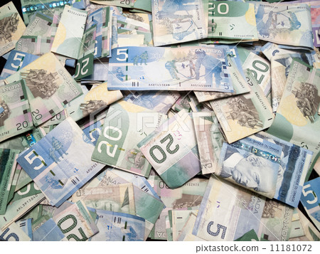 Full frame of Canadian dollar bills 11181072