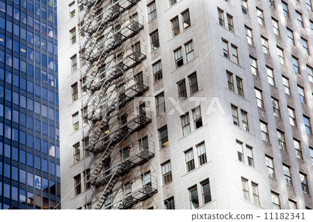 Skyscrapers in a city, Chicago, Cook County, Illinois, USA 11182341