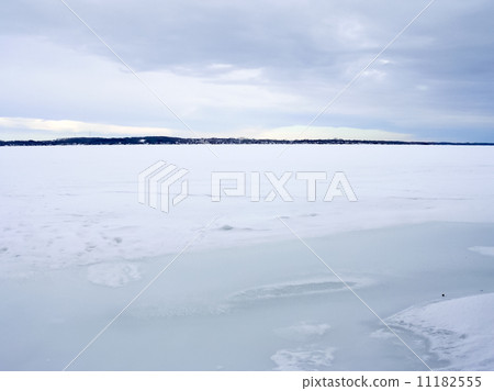 Snow covered landscape, Orangeville, Dufferin County, Ontario, C 11182555