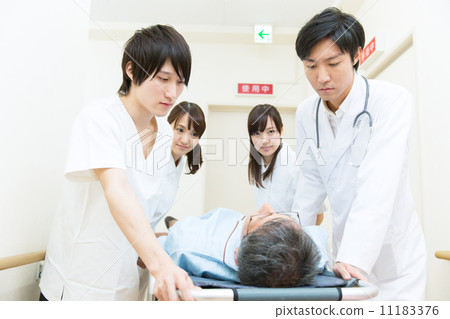 Medical staff 11183376