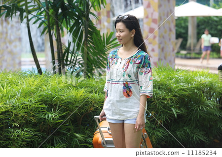Asian women who travel 11185234