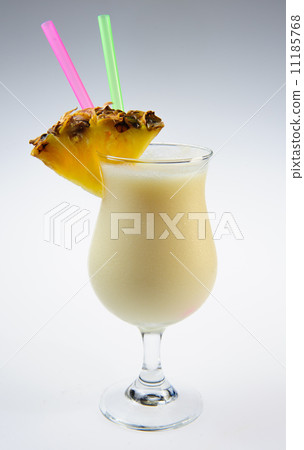 Milkshake with pineapple  11185768