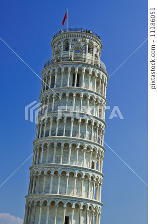 Leaning tower of Pisa, Italy 11186051