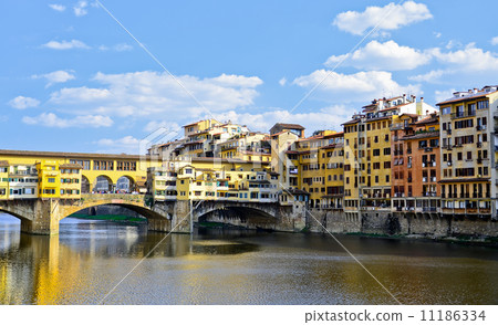 Bridge Ponte Vecchio in Florence, Italy 11186334