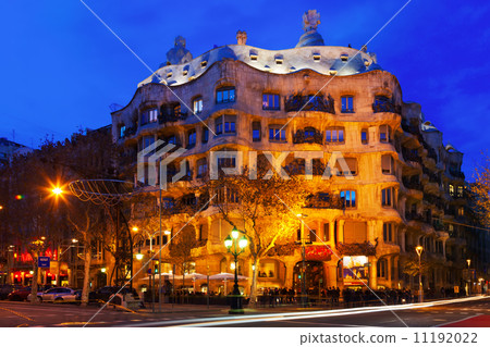Night view of Casa Mila 11192022