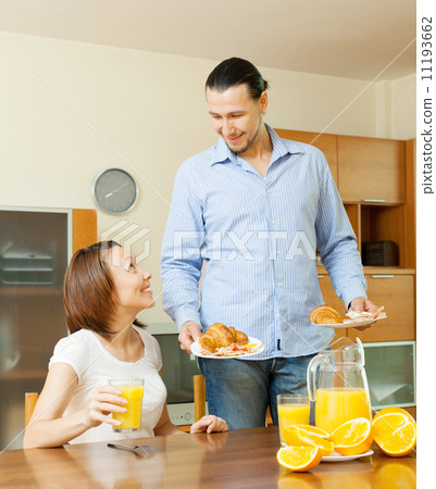 couple having breakfast in motning couple having breakfast in motning 11193662