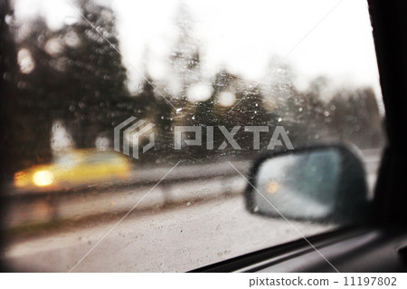 drive on rain 11197802