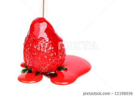 strawberry in syrup 11198036