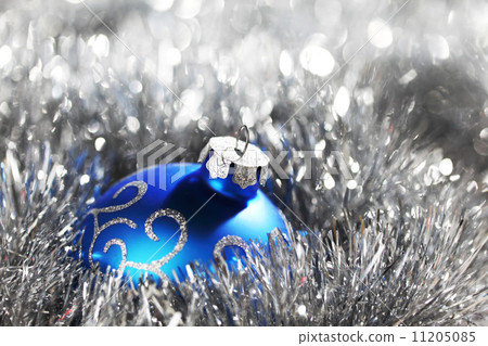blue christmas ball 11205085