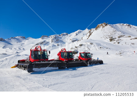 Machines for skiing slope preparations at Bad Hofgastein - Austr Machines for skiing slope preparations at Bad Hofgastein - Austr 11205533