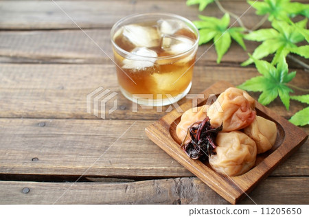 Hydration and salt intake: Honey-soaked pickled plums and barley tea 11205650