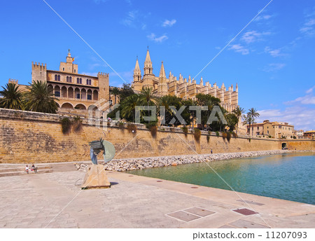 Cathedral in Palma of Majorca 11207093