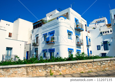 Living houses in Valencia, Spain 11207135