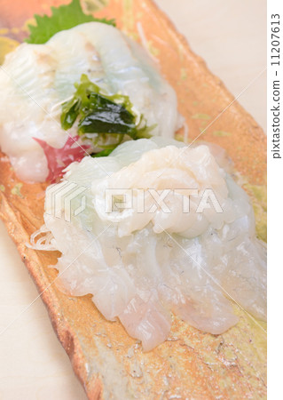 Delicious flattened sashimi 11207613