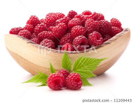 raspberries in wooden bowl 11209443