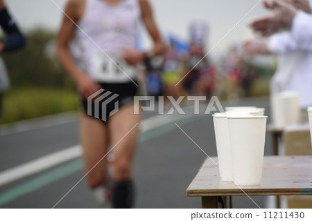 供水馬拉松水化馬拉松賽跑者 11211430