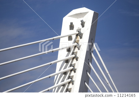 Iron white bridge 11214165