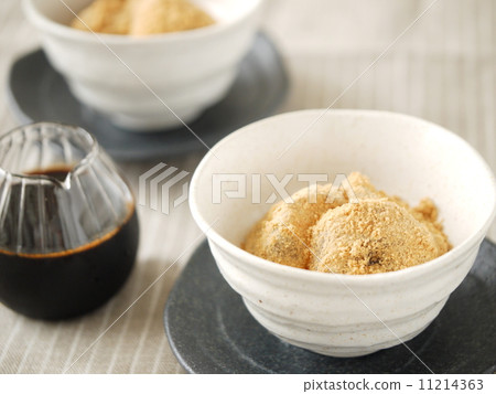 Warabimochi with black honey (sideways position) 11214363