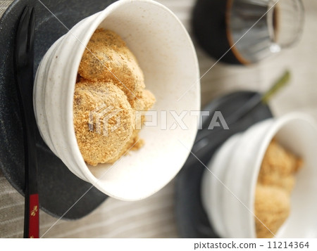 Warabimochi與黑色蜂蜜 11214364