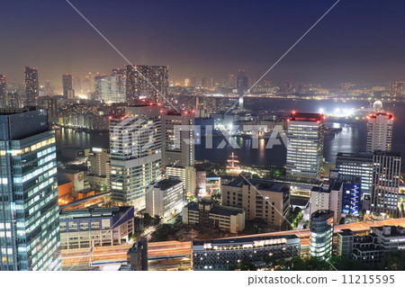 從世界貿易中心大樓的夜景 11215595