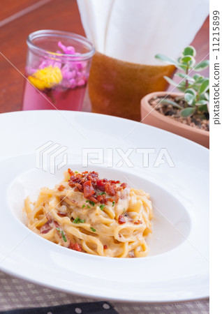 Pasta 11215899