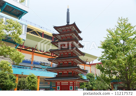 Ebina Kokubunji's seven-story pagoda 11217572