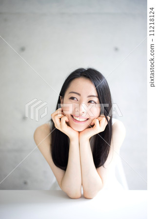 Thinking woman Thinking woman 11218124