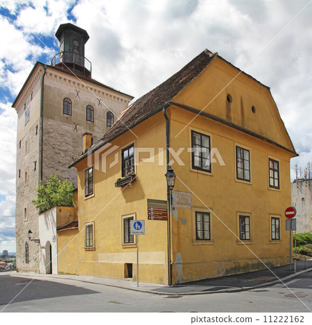 Lotrscak tower in Zagreb 11222162