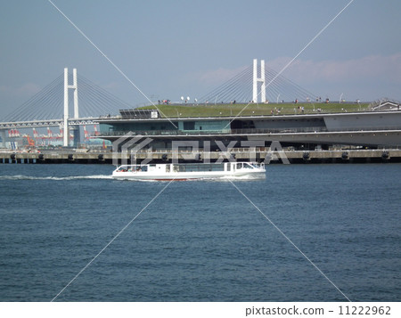 Yokohama Great Pier 11222962