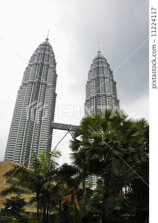 Petronas Towers 11224117