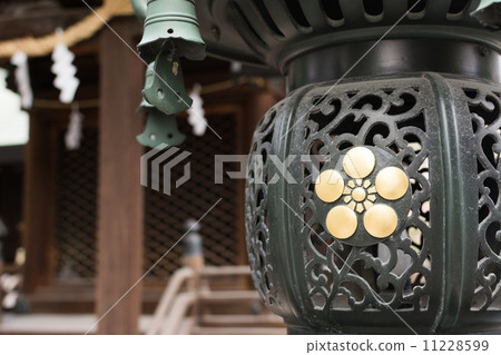 Japanese style lantern 11228599