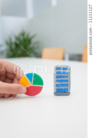 Bill and pie chart Bill and pie chart 11231127
