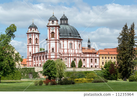 Famous Baroque chateau Jaromerice nad Rokytnou Famous Baroque chateau Jaromerice nad Rokytnou 11235964