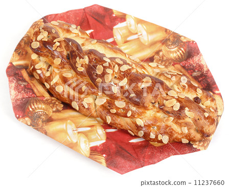 christmas cake with almonds 11237660