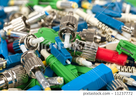 Fiber optic connectors 11237772