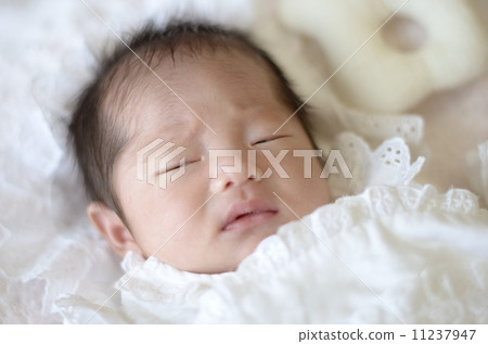 一個孩子 一個孩子 11237947