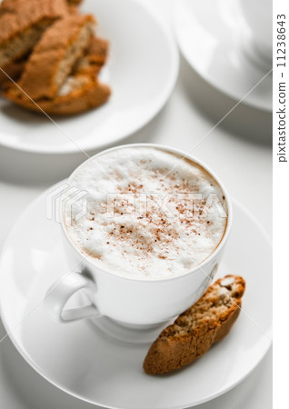Coffee cup with cantuccini 11238643