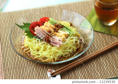 chilled Chinese noodles  11239530