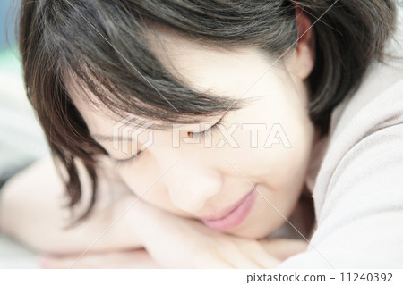 一個睡覺的女人 11240392