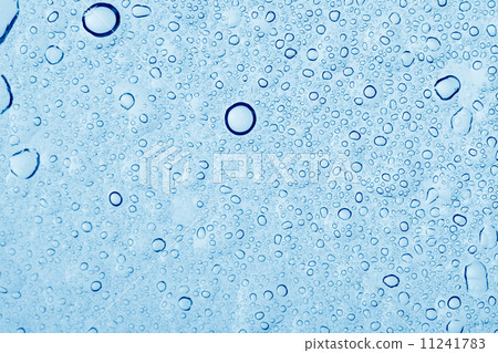 waterdrops 11241783