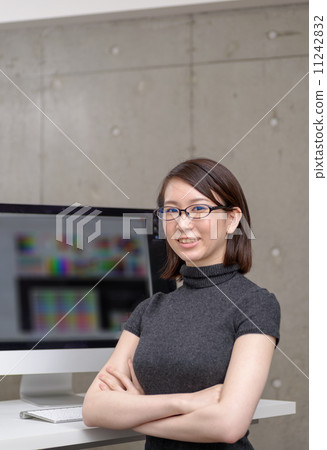 Women in desk work Women in desk work 11242832