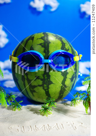 Memory of the beach Memory of the beach 11247409