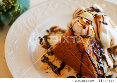 Almond Chiffon Cake 11248352